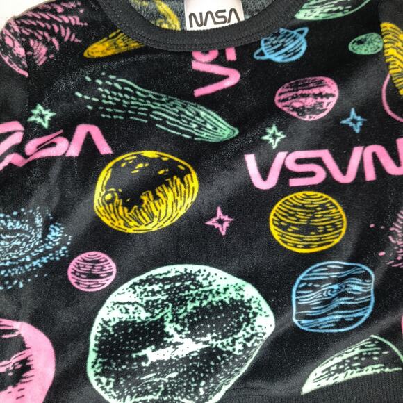 NASA Baby 2 pc Outfit Velour 12 Months Colorful Astronauts Space Rockets - Picture 4 of 7